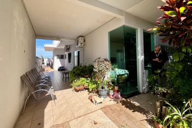 Casa &agrave; venda - 200m&sup2; - Zona IV