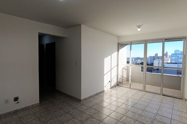 Apartamento para alugar - 78m&sup2; - ZONA II