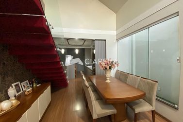 Casa &agrave; venda - 196m&sup2; - JARDIM GISELA