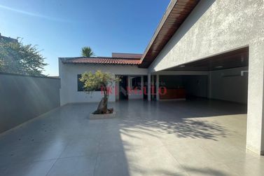 Casa para alugar - 277m&sup2; - ZONA I-A