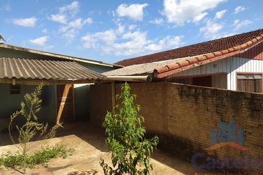 Casa &agrave; venda - 360m&sup2; - Parque Tarum&atilde;