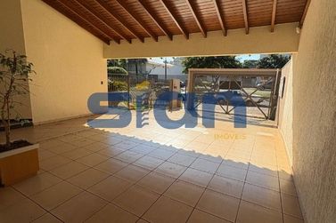 Casa para alugar - 350m&sup2; - Zona III