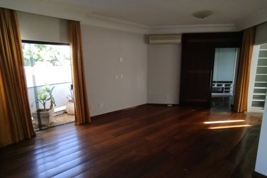 Casa &agrave; venda - 406m&sup2; - Zona II