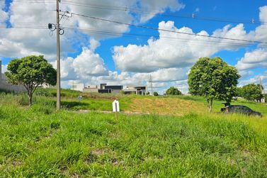 Terreno &agrave; venda - 220m&sup2; - PARQUE RESIDENCIAL METROPOLITANO