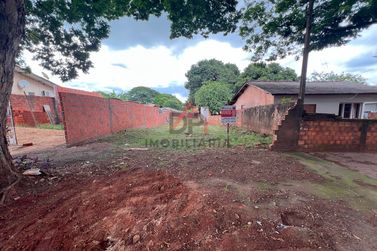 Terreno &agrave; venda - 245m&sup2; - Zona V