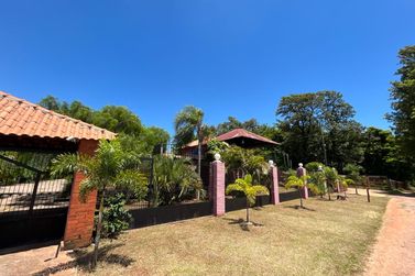 Ch&aacute;cara &agrave; venda - 11000m&sup2; - PR-323