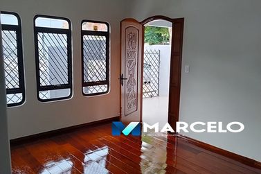 Casa &agrave; venda - 105m&sup2; - Jardim Birigui