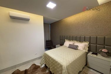 Casa &agrave; venda - 230m&sup2; - Conjunto Residencial Portal das &Aacute;guas