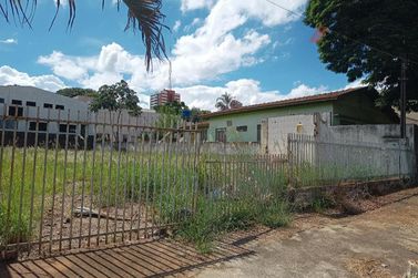 Terreno &agrave; venda - 490m&sup2; - Zona II