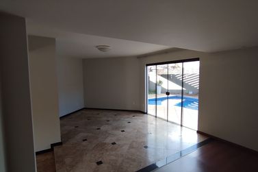 Casa &agrave; venda - 406m&sup2; - Zona II