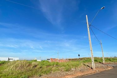 Terreno &agrave; venda - 203m&sup2; - Parque Onix