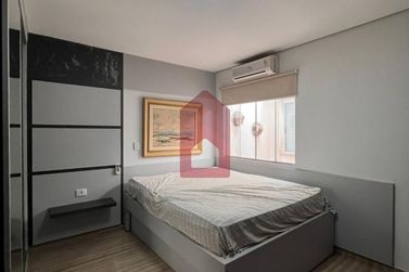 Sobrado &agrave; venda - 215m&sup2; - Centro