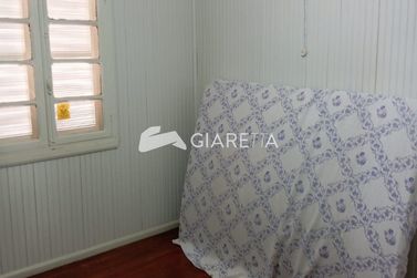 Casa &agrave; venda - 210m&sup2; - CENTRO