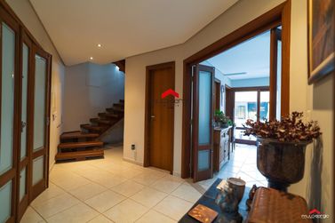 Sobrado &agrave; venda - 305m&sup2; - Zona VII