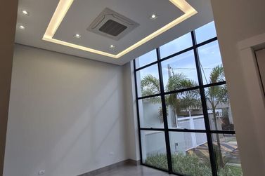 Casa &agrave; venda - 230m&sup2; - Portal das &Aacute;guas