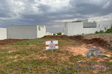 Terreno &agrave; venda - 220m&sup2; - Parque Residencial Metropolitano