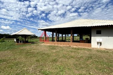 Ch&aacute;cara &agrave; venda - 5123m&sup2; - Serra dos Dourados