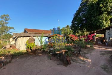 Ch&aacute;cara &agrave; venda - 4m&sup2; - Serra dos Dourados