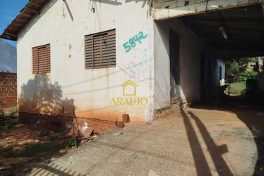 Terreno &agrave; venda - 330m&sup2; - PARQUE SAN REMO III