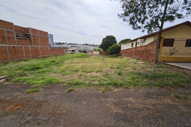 Terreno &agrave; venda - 330m&sup2; - Parque San Remo