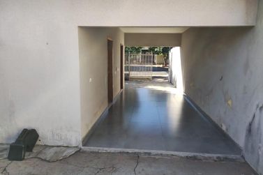 Casa &agrave; venda - 220m&sup2; - Parque Tarum&atilde;