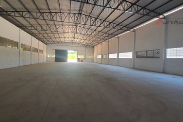 Sal&atilde;o Comercial para alugar - 1000m&sup2; - Rodovia