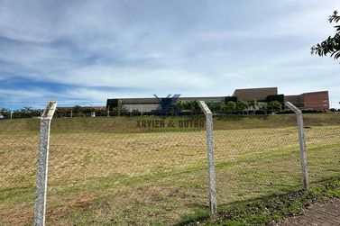 Terreno &agrave; venda - 560m&sup2; - Avenida De Frente Ao Shopping Palladium
