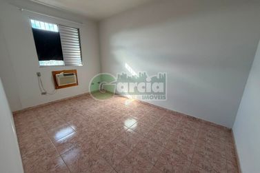Apartamento &agrave; venda - 68m&sup2; - Zona III