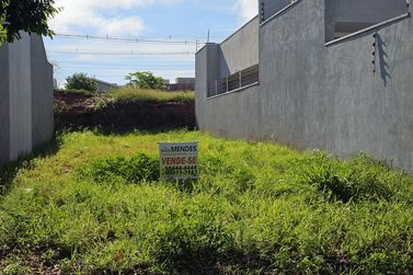 Terreno &agrave; venda - 140m&sup2; - Jardim Ibirapuera