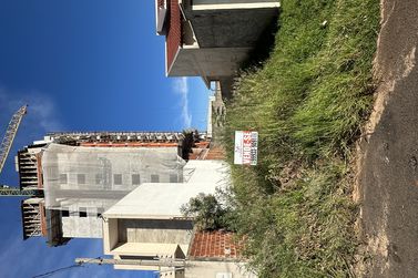 Terreno &agrave; venda - 196m&sup2; - Interlagos II