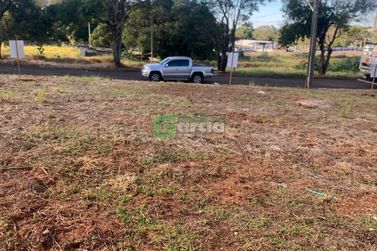 Terreno &agrave; venda - 136m&sup2; - -