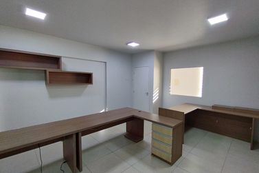 Sala Comercial &agrave; venda - 53m&sup2; - ZONA I