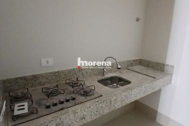 Sal&atilde;o Comercial para alugar - 428m&sup2; - Zona III