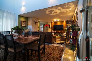 Sobrado &agrave; venda - 305m&sup2; - Zona VII