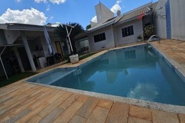 Casa &agrave; venda - 292m&sup2; - Zona III