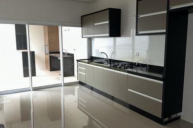 Casa &agrave; venda - 150m&sup2; - Jardim Lisboa