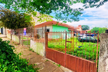 Terreno &agrave; venda - 560m&sup2; - Zona II