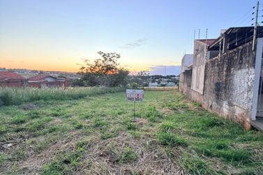 Terreno &agrave; venda - 359m&sup2; - Jardim Imperial