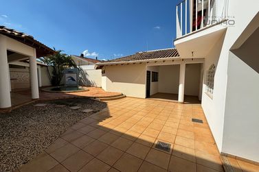 Casa &agrave; venda - 293m&sup2; - Zona Armazem