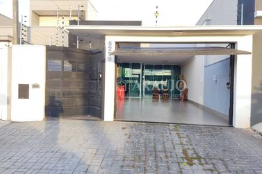 Casa &agrave; venda - 130m&sup2; - Jardim Caravelle