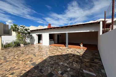 Casa para alugar - 278m&sup2; - JARDIM DOS PR&Iacute;NCIPES