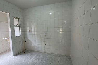 Apartamento para alugar - 81m&sup2; - Zona III