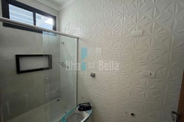 Casa &agrave; venda - 200m&sup2; - 