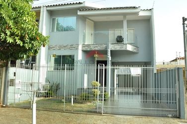 Sobrado &agrave; venda - 218m&sup2; - Zona II