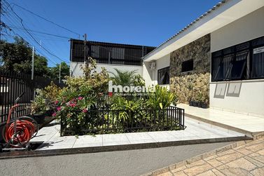 Casa &agrave; venda - 213m&sup2; - Jardim Primavera