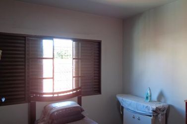 Sobrado &agrave; venda - 200m&sup2; - Zona 1