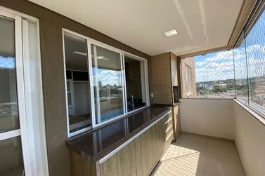 Apartamento &agrave; venda - 126m&sup2; - Zona I