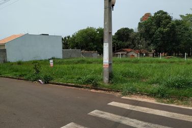 Terreno &agrave; venda - 393m&sup2; - Jardim Colorado