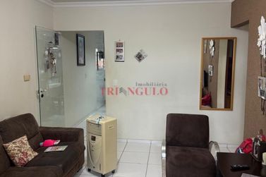 Sobrado &agrave; venda - 250m&sup2; - ZONA I