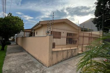 Casa &agrave; venda - 216m&sup2; - Jardim Birigui